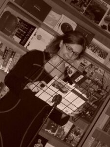 Lettura all'interno dell'evento La poetica del Corpo del collettivo WSF, libreria Belgravia, 2014.